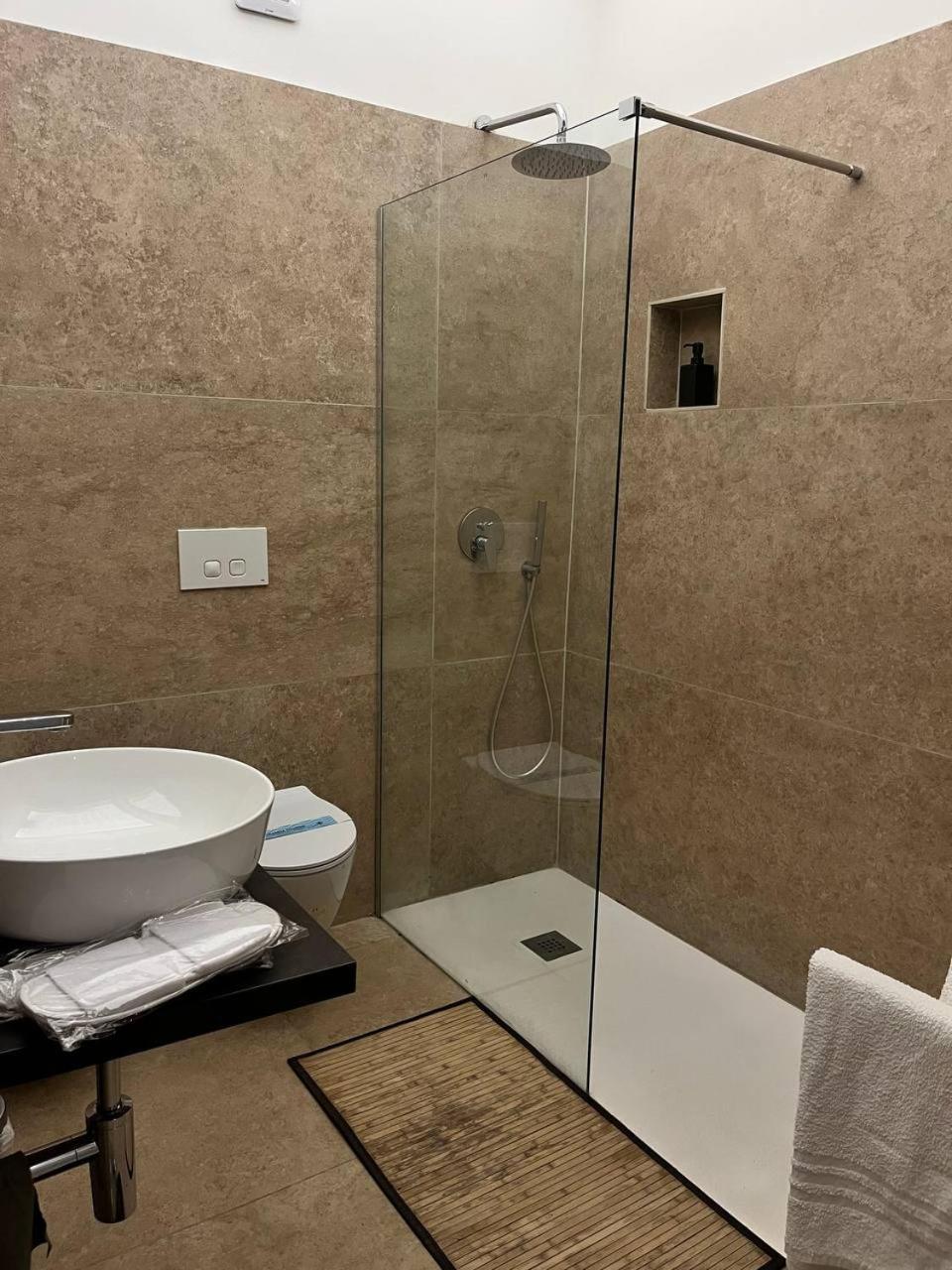 Bien-Etre Exclusive Apartment Taranto Eksteriør bilde